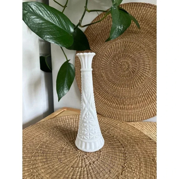 VINTAGE Milk Glass 9" tall Bud Vase Diamond Textured Embossed Vase, Mid-Century - Picture 1 of 7